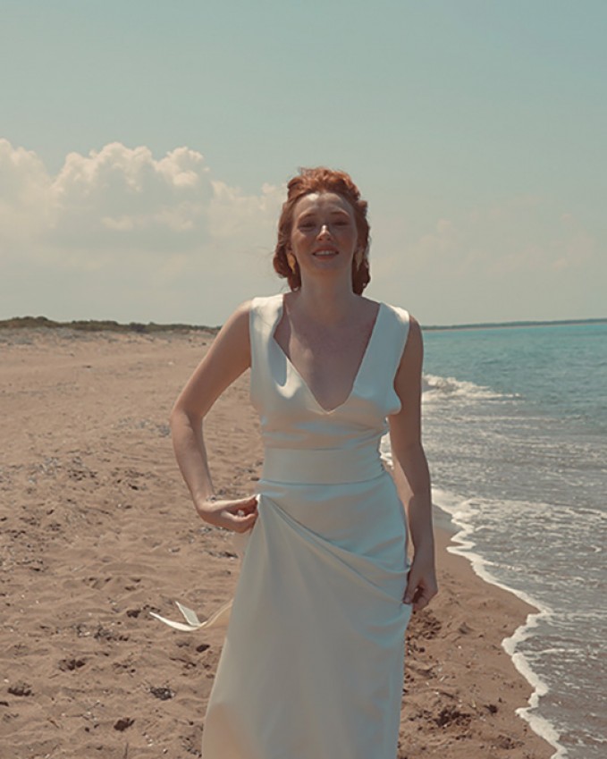 Μεταξωτό minimal νυφικό φόρεμα PENELOPE — πίσω όψη