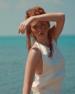 Μεταξωτή μοντέρνα νυφική μπλούζα ASTERIA — πίσω όψη