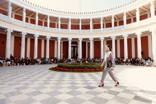 Εξώφυλλο του Deux Magazine